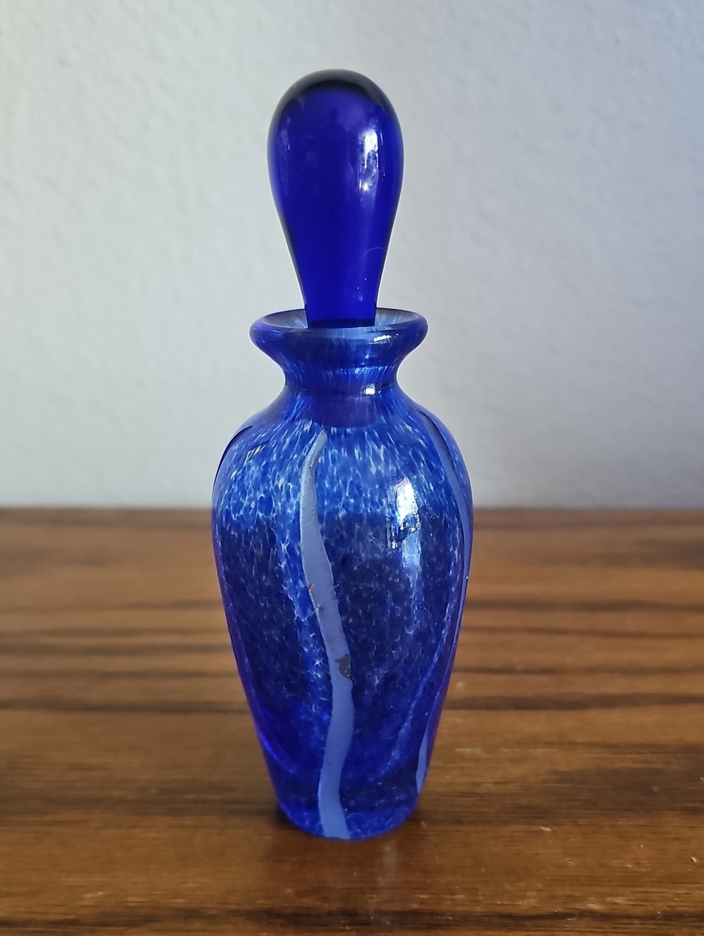 Vintage Cobalt Blue Glass Perfume Bottle with Stopper Tote 4